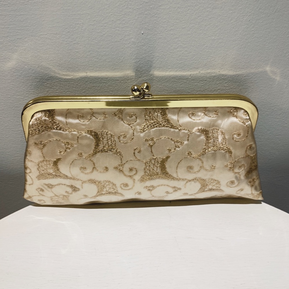 SOLD🚫RARE Vintage 60s Plastic covered Silk Clutch - Picture 5 of 7
